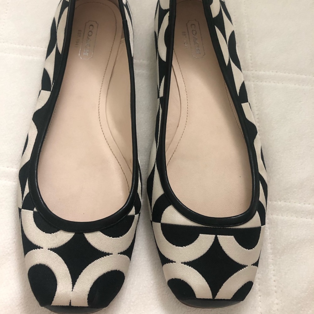 Coach flats